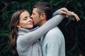 BS Reasons Women Get Called “Clingy”