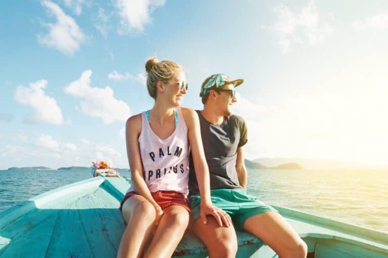 couple boat summer