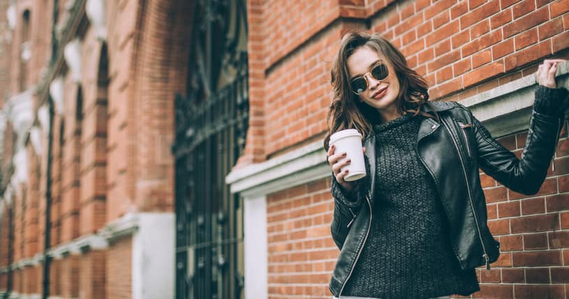 12 Reasons To Date The Girl Who Never Dates
