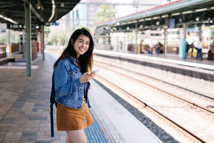 How To Be Successful On Dating Apps, According To A Professional Matchmaker