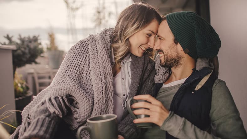 8 Signs You’re In A Cuffing Season Relationship & Will Be Single By Spring