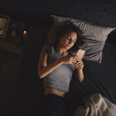 The Real Reasons A Guy Isn’t Texting You Back, According To A Guy
