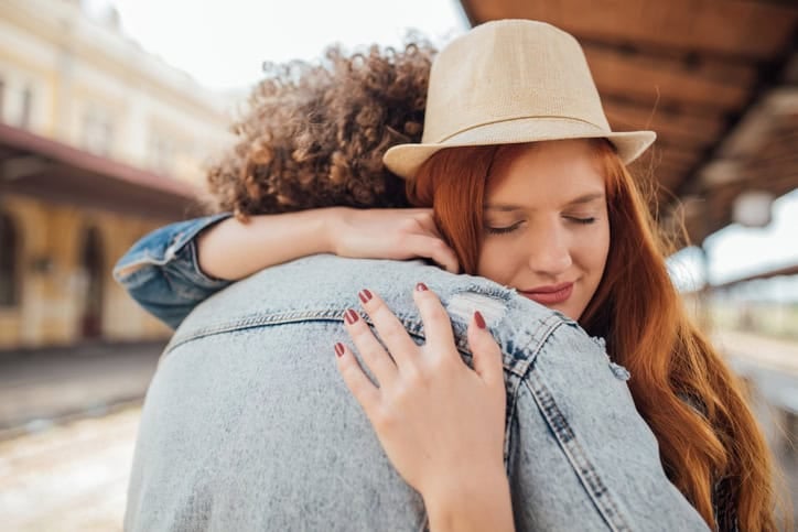 9 Signs Your Long-Distance Relationship Can Survive The Miles Between You