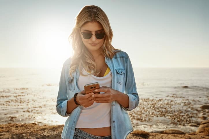 Sending Voice Memos Is Apparently A New Stage In The Dating App Game