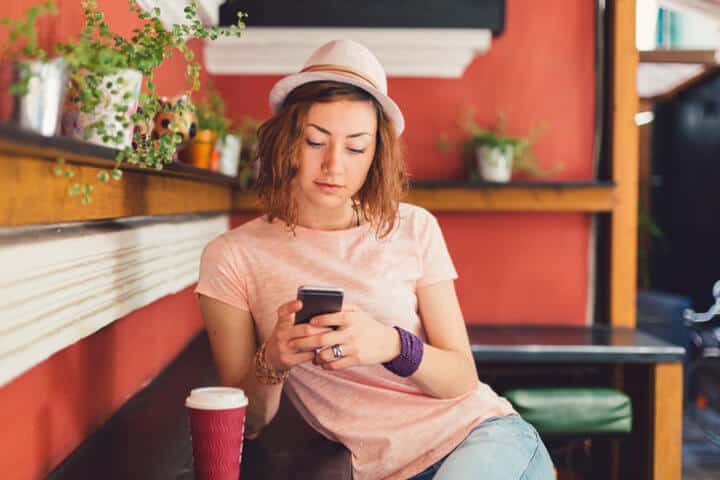 girl texting