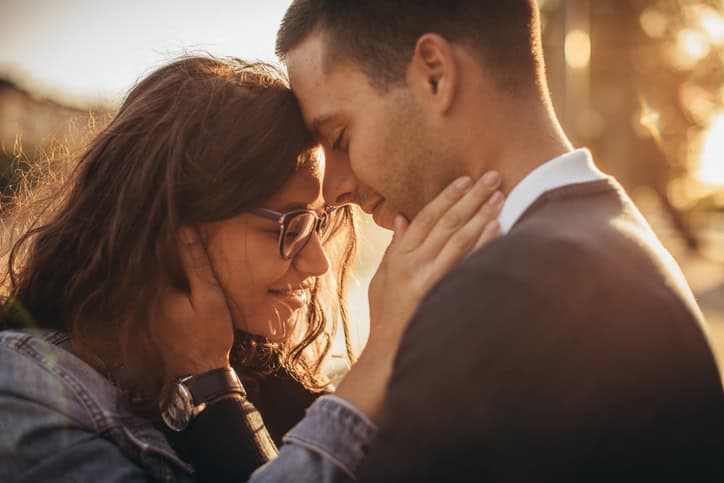 How A Guy Decides If He Wants A Relationship With You Or Just A Fling
