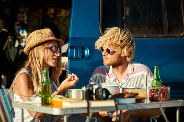 couple out having lunch together