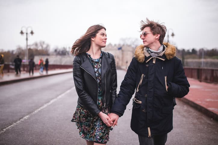 11 Signs He’s Using You To Get Over His Breakup