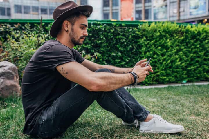 why do guys stop texting