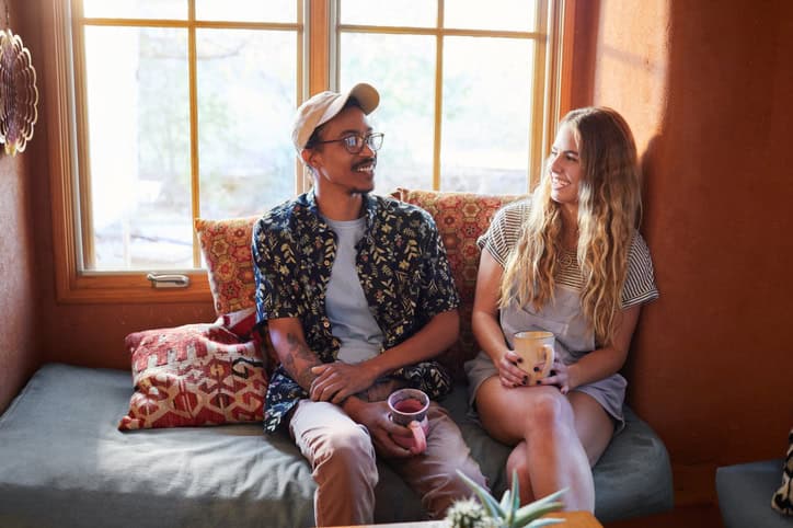 10 Questions To Ask A Guy On The First Date To Break The Ice
