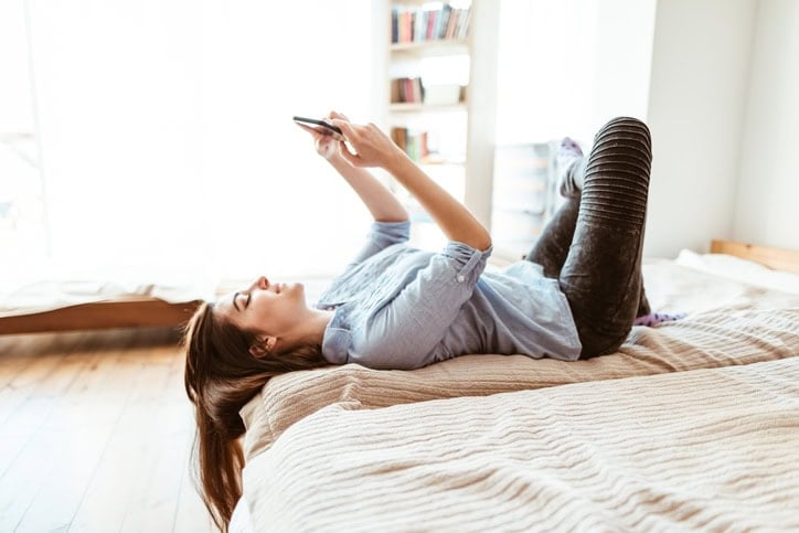 Here’s Why The “Good Morning” Text Needs To Die