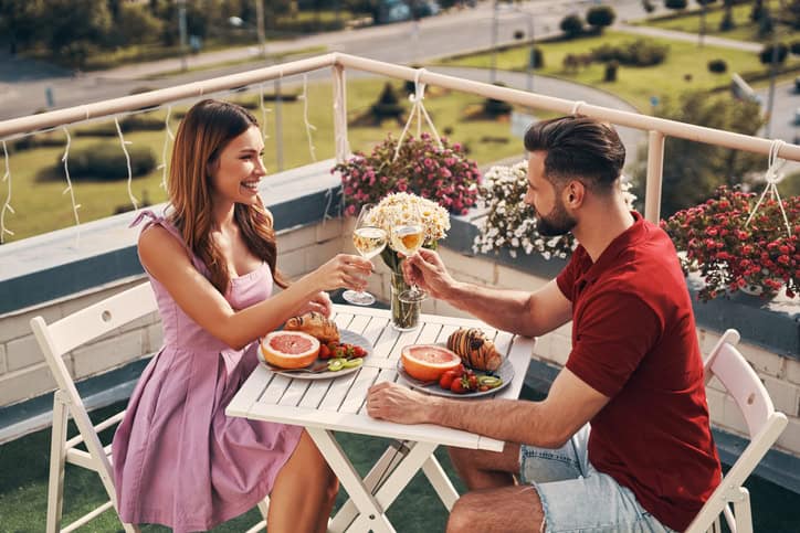 What Is “Jerk-Baiting” And How Can You Avoid This Terrible Dating Trend?