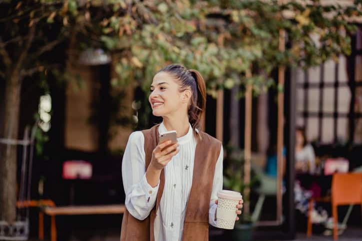 Why Ignoring His Texts Might Be Good For Your Relationship