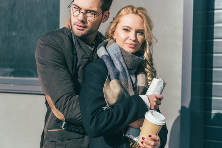 signs he's not over his ex