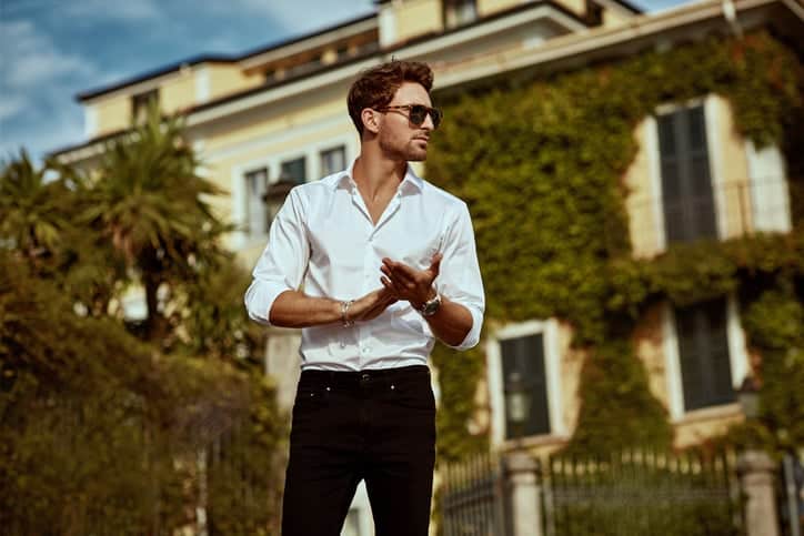 9 Reasons He Texts You But Never Asks You Out