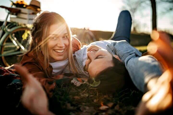 how to earn a guy's trust