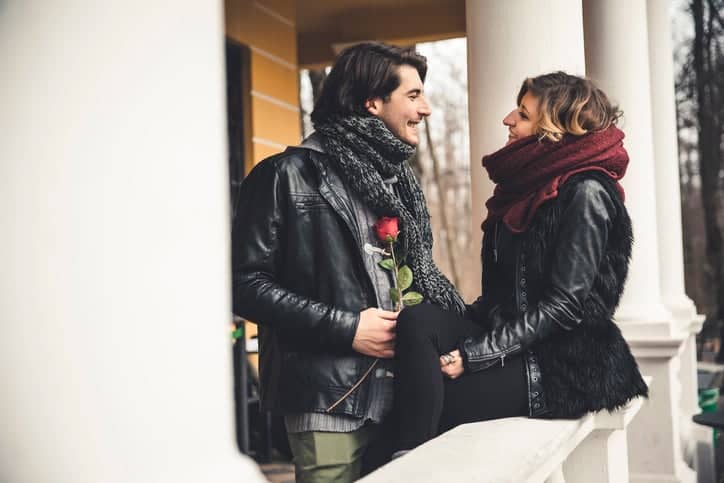 how do men flirt