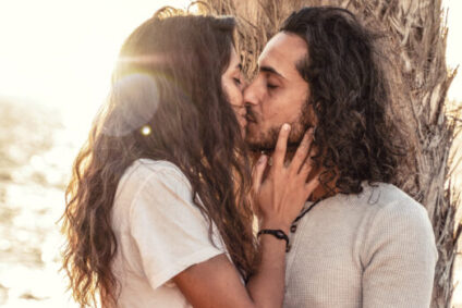 What Does Sexual Attraction Feel Like? Signs The Chemistry Is Hot