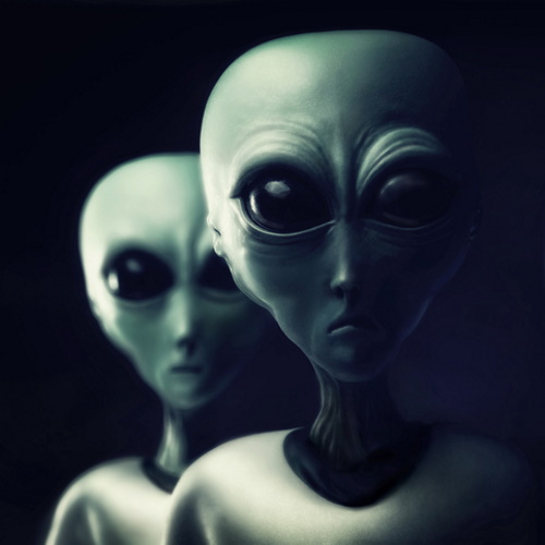Two aliens in the dark