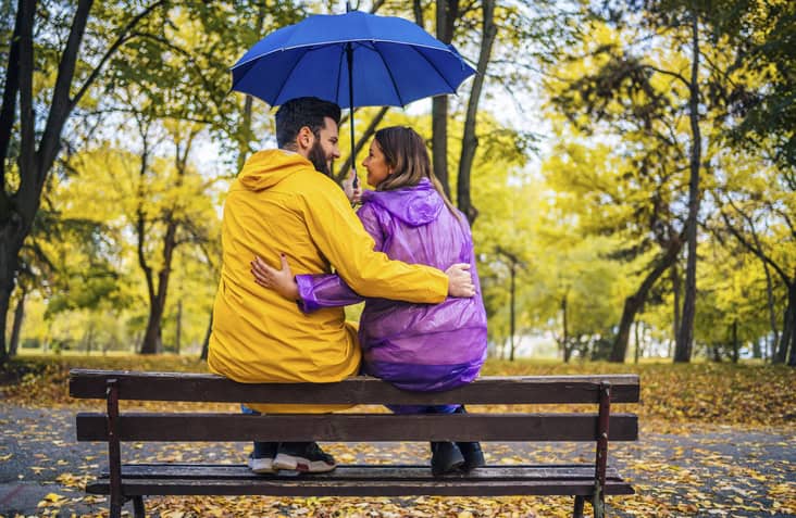10 Little Ways Guys Show They Care About You, According To A Guy