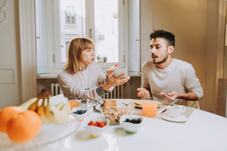 8 Things Women Do That Annoy Men