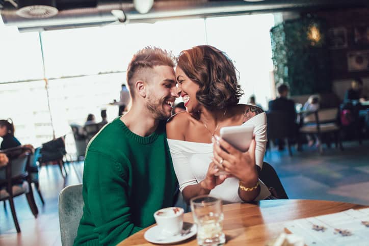 dating couple at coffee shop
