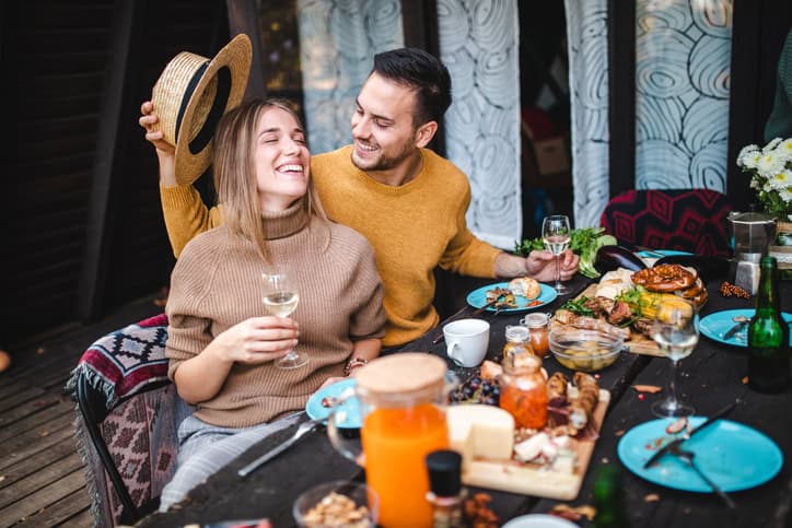 Couple enjoying brunch together.