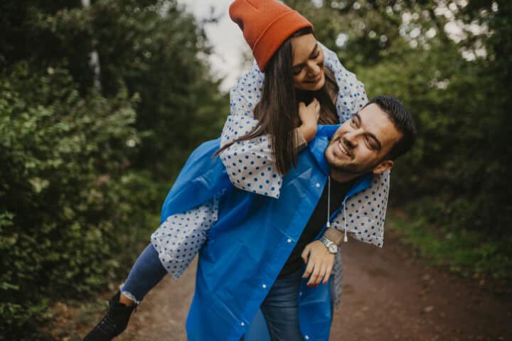 happy couple autumn date