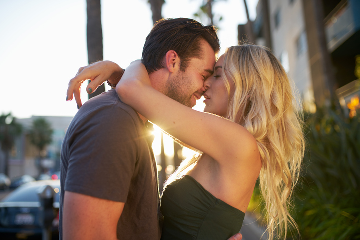 couple kissing on los angeles street