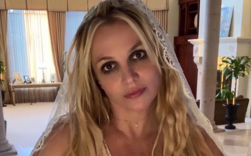 Shot of Britney looking weird from her Instagram account.
