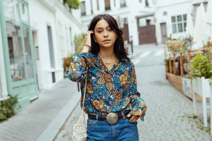 Young attractive woman visiting Paris.