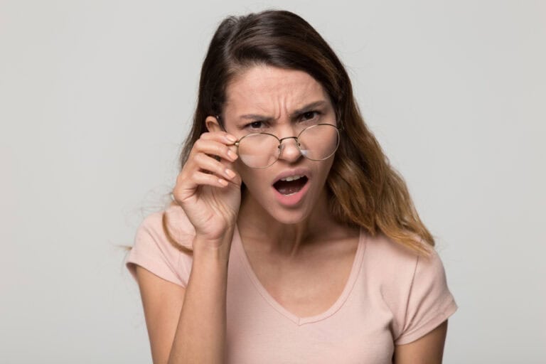 Overlooking Something Rude 13 Rude Behaviors Most Of Us Don’t Realize We’re Doing