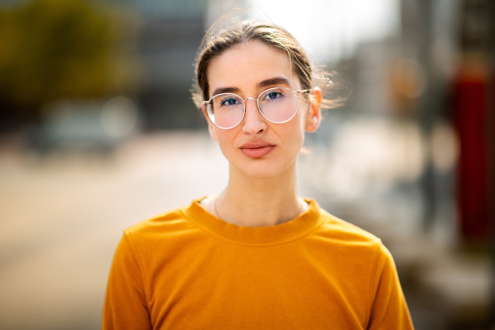 13 Signs You’re A Really Attractive And People Are Drawn To You