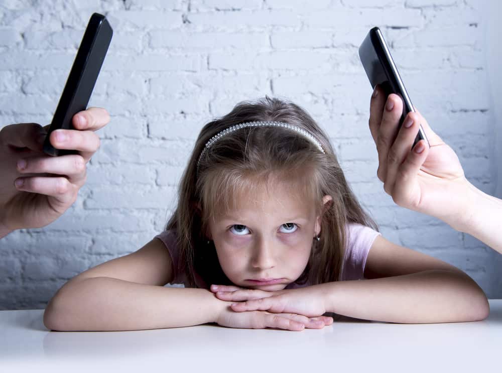 15 Things Emotionally Neglectful Parents Do That Scar You For Life
