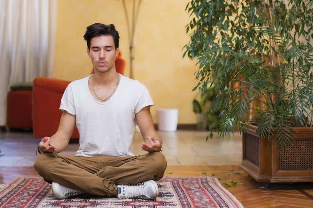 Red Flags That Someone’s Spirituality Is Just A Performance