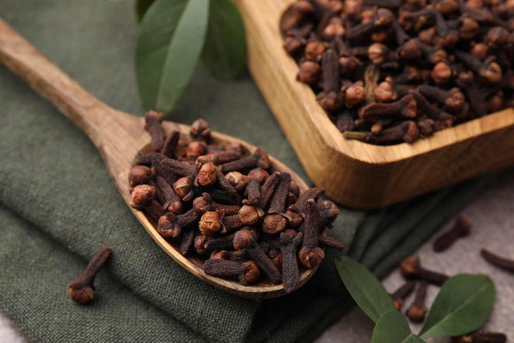 Bowl with aromatic cloves.