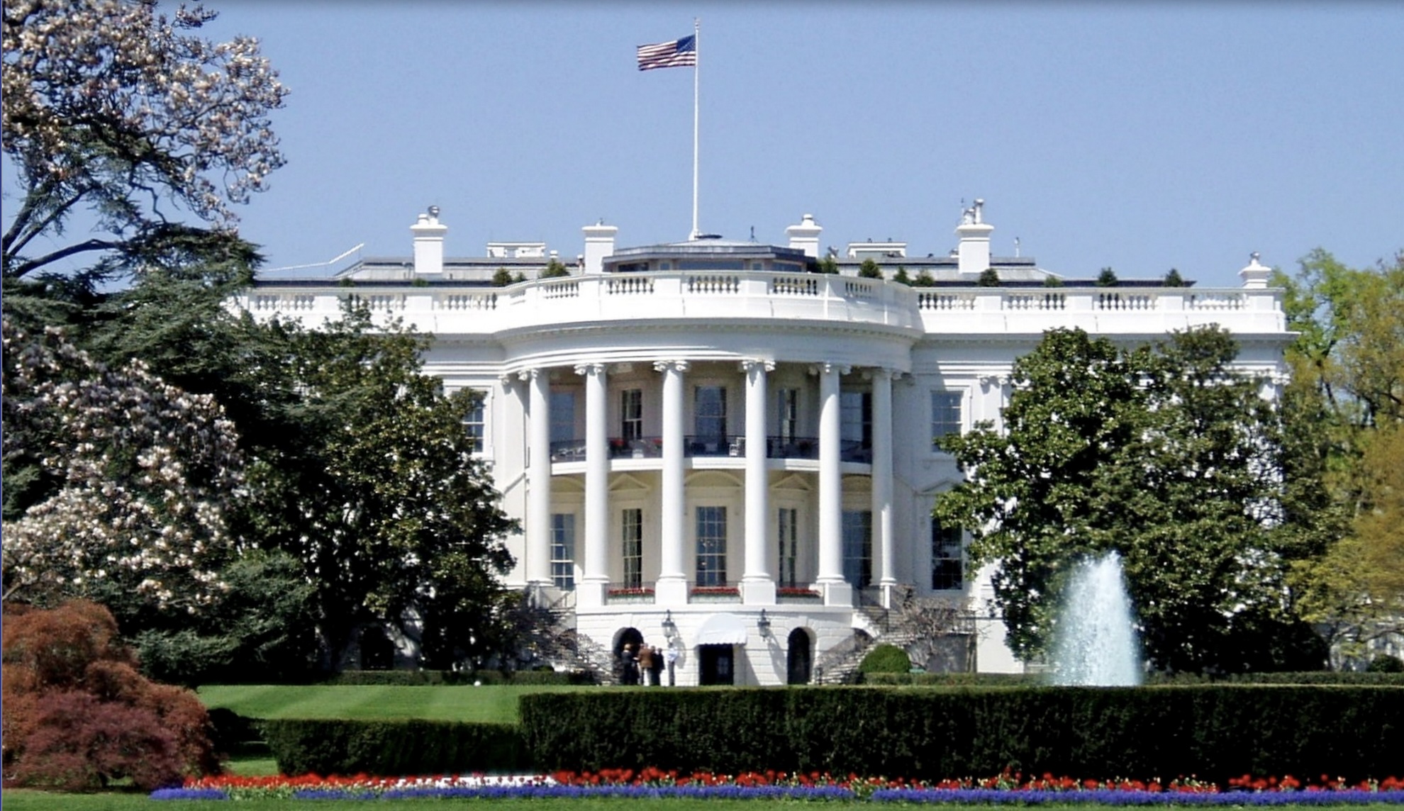 White House exterior.