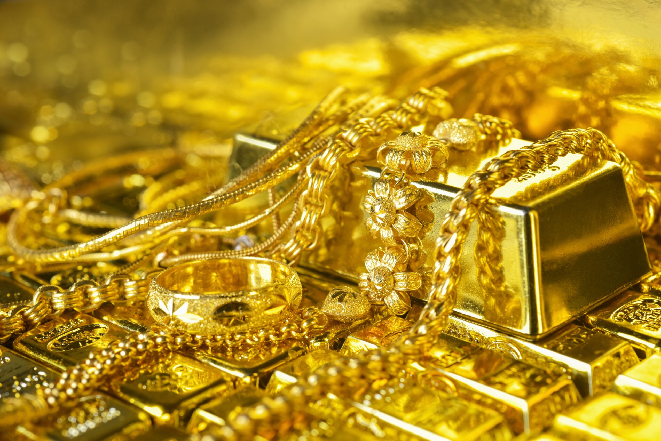 Bars and jewelry made of gold.