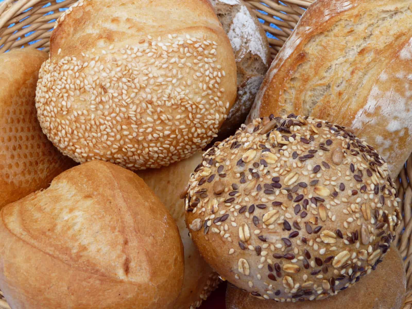 Different kinds of bread. 