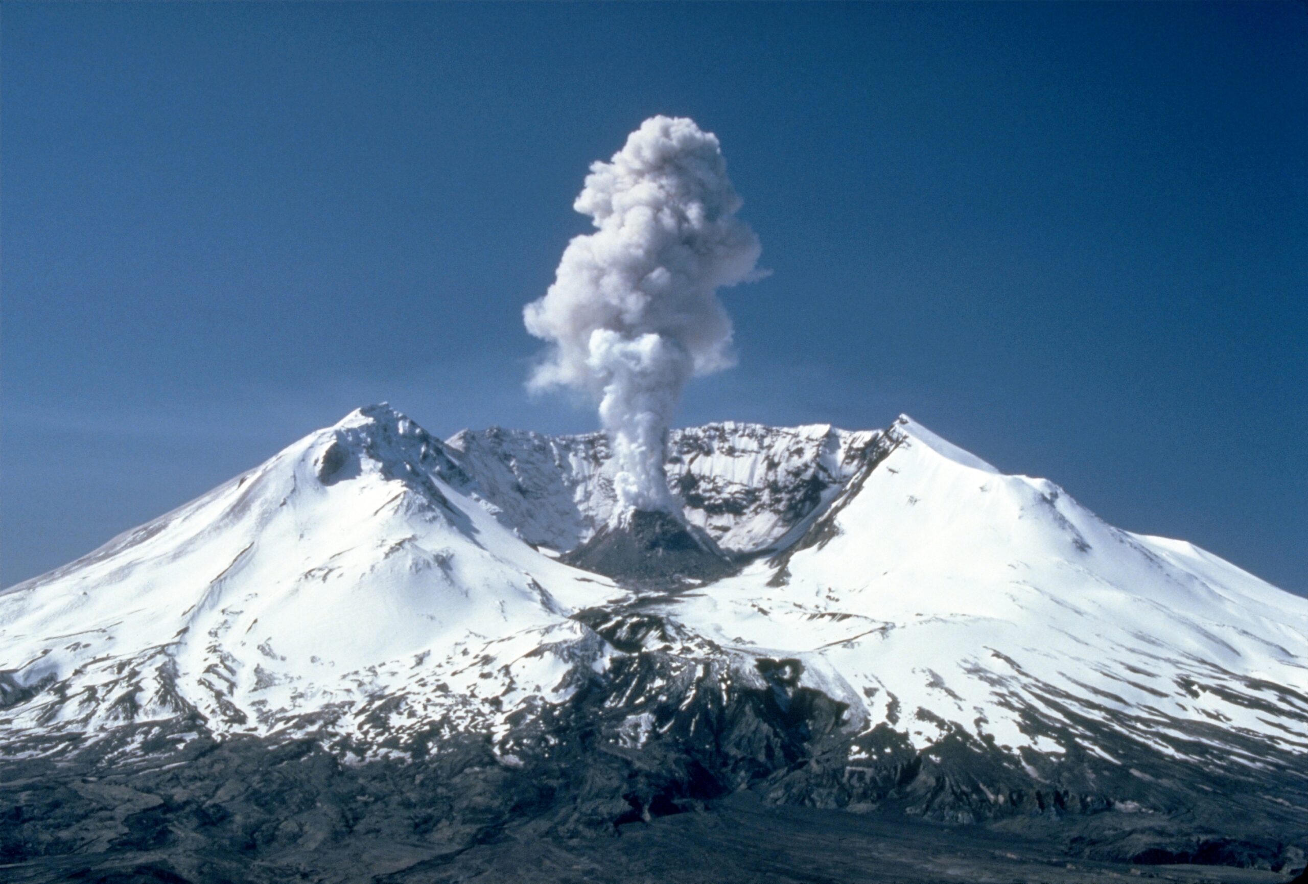 Mount St. Helens volcano.