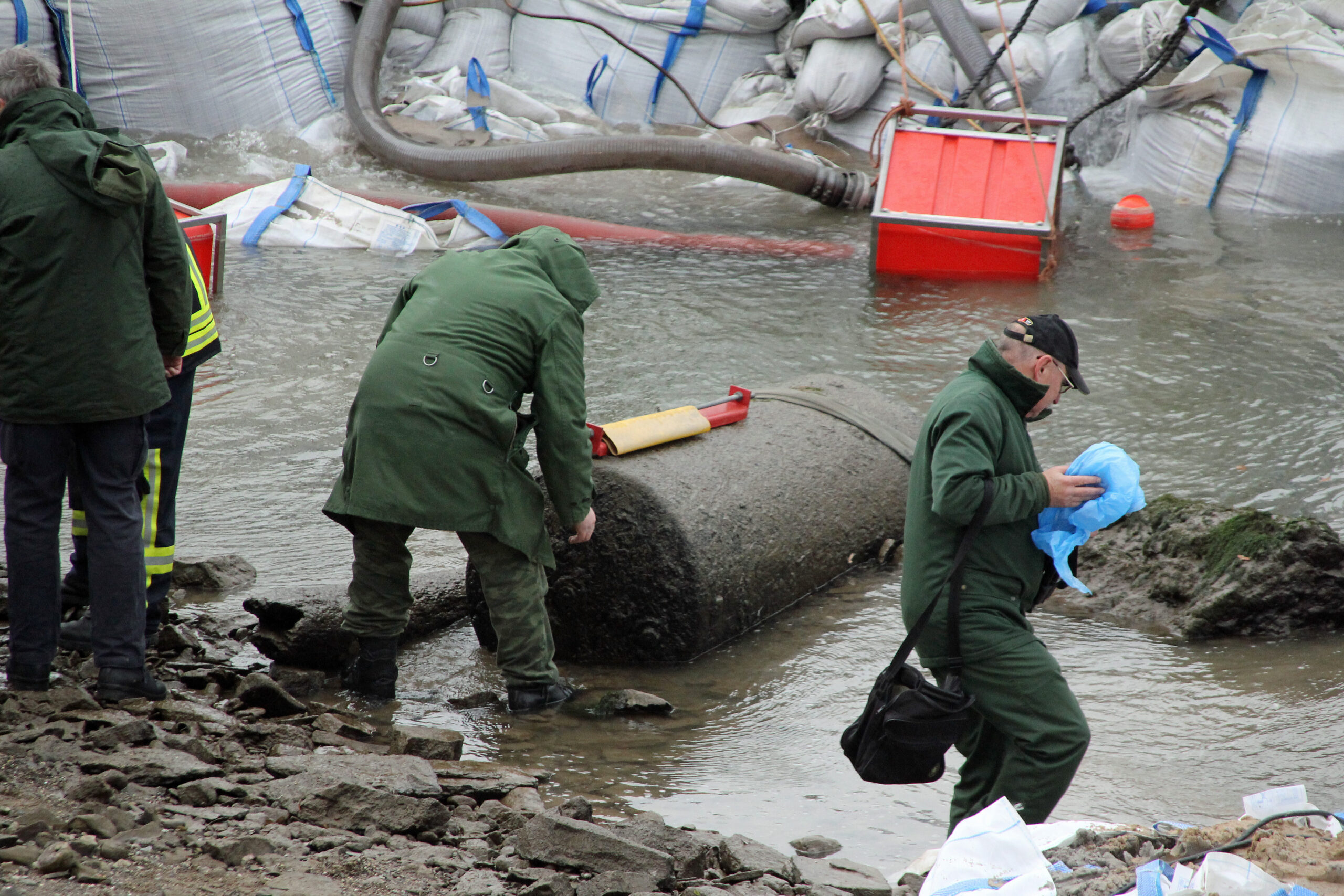 Disposal of blockbuster bomb dropped by the RAF during World War II found in the Rhine