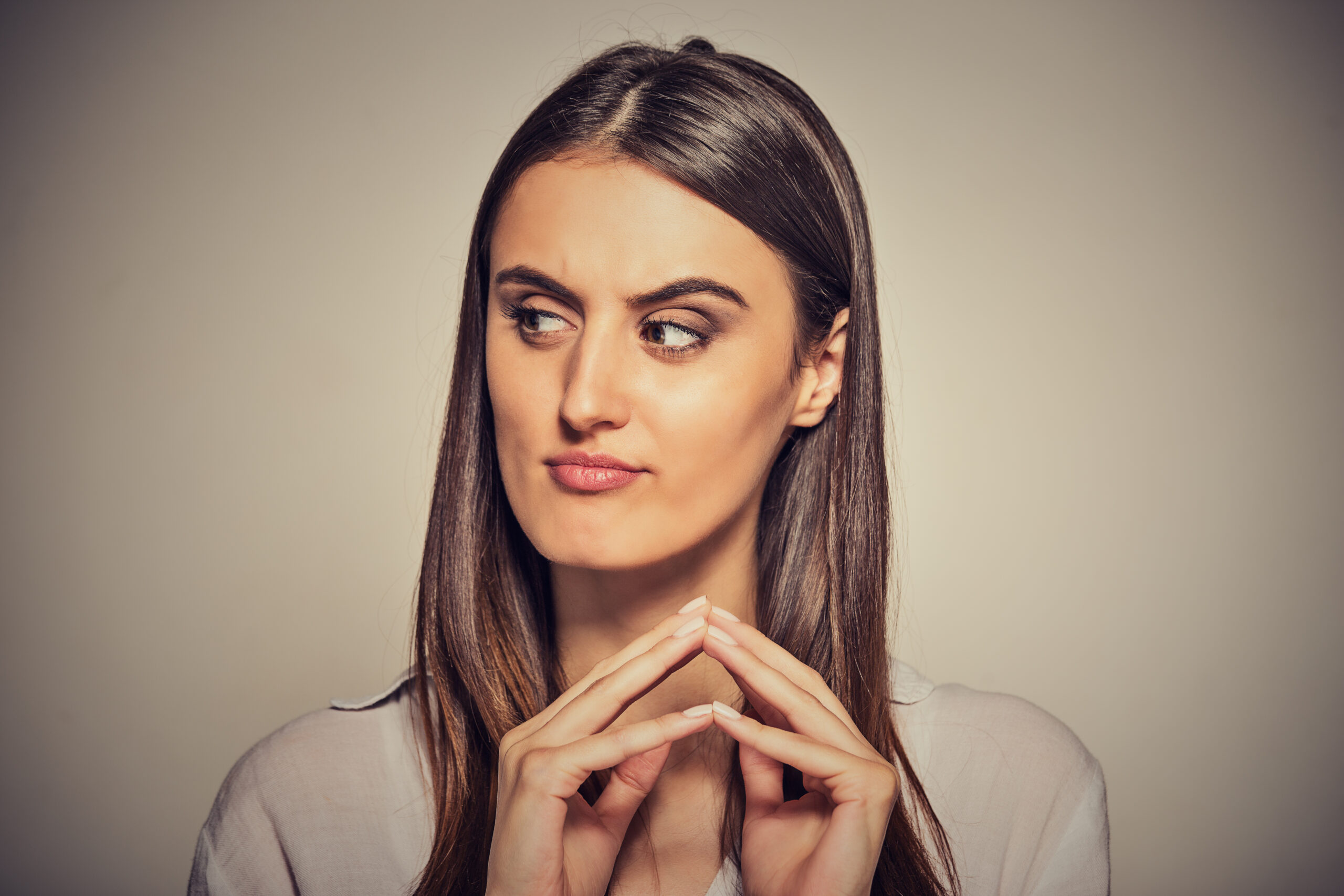 Arrogant looking woman who could be a manipulative narcissist