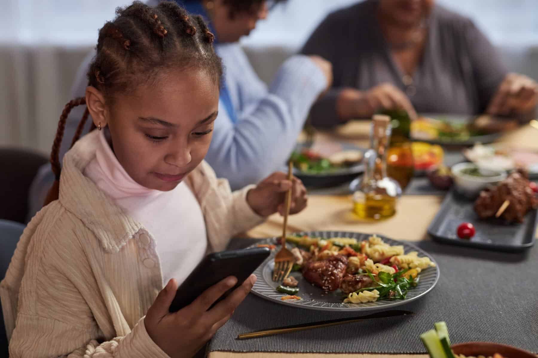 A lonely family unable to connect at the dinner table.