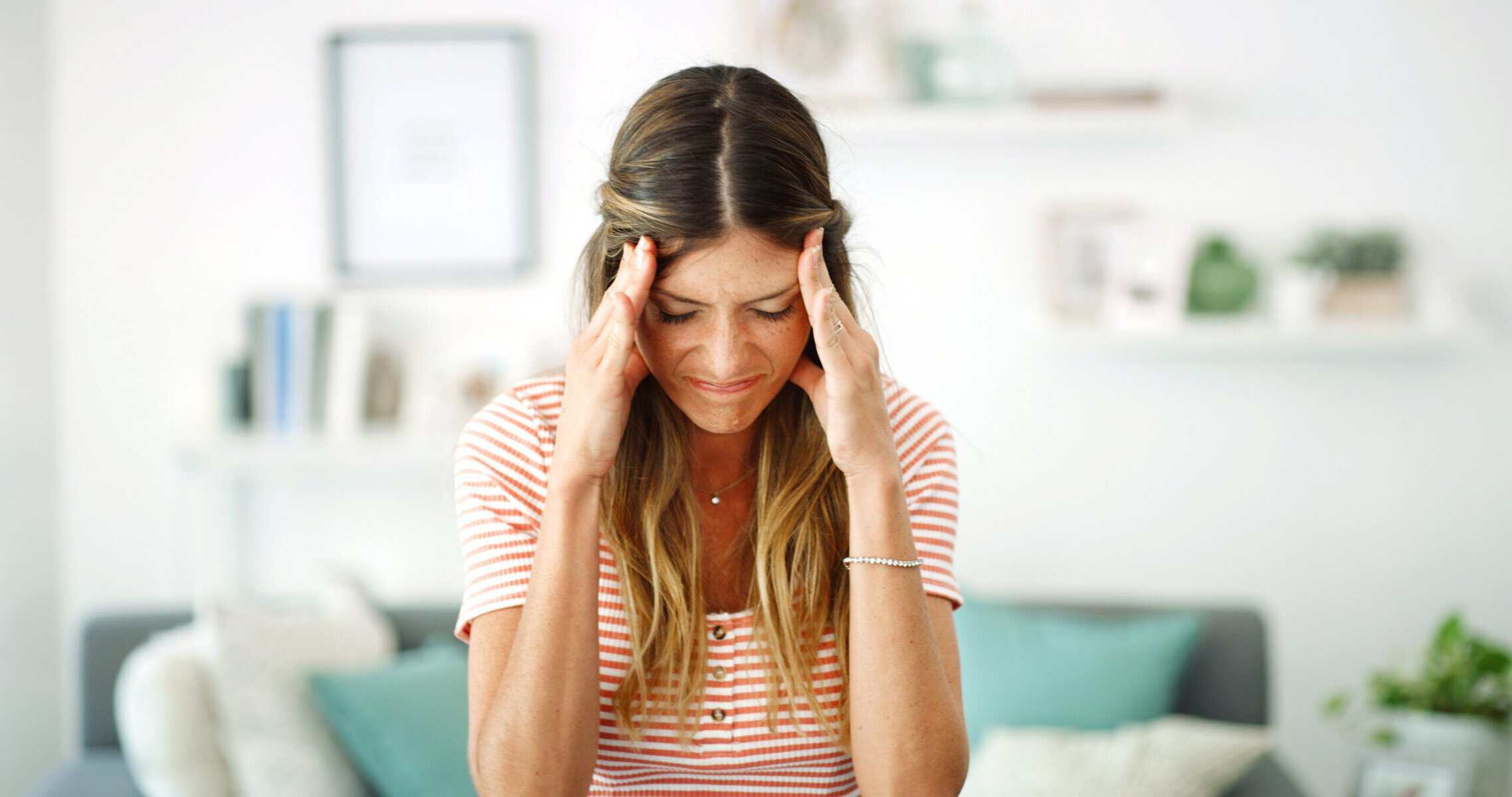 A woman feeling anxious that she can not find happiness.