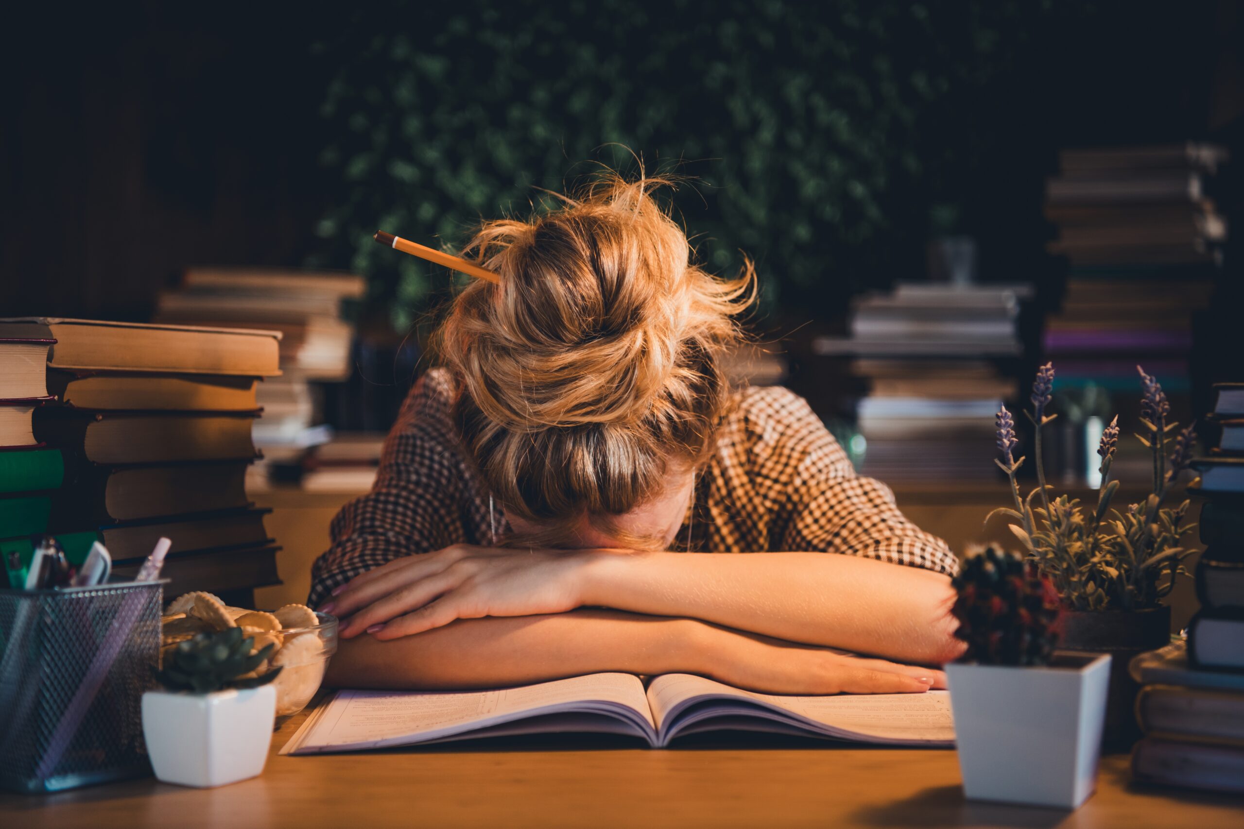A young overwhelmed woman who could use help.