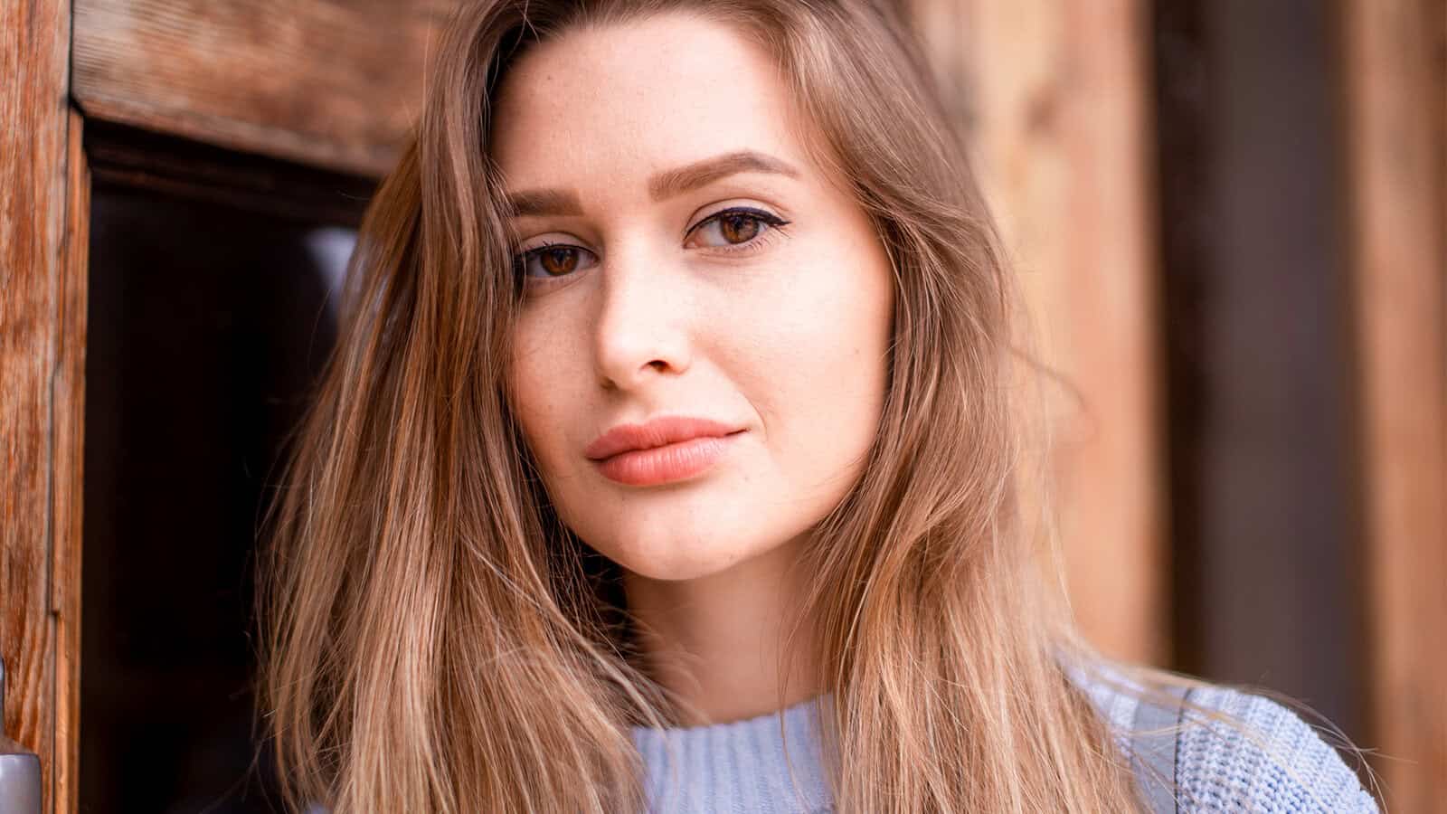 Brown-eyed girl looking at the camera