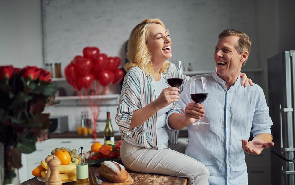 A man and woman enjoying a romantic date.